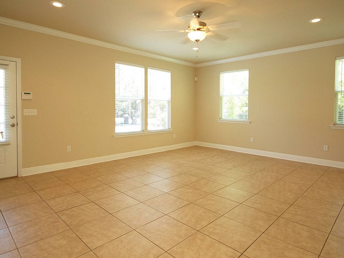 Townhouse for rent at 1520 High Rd, Tallahassee, FL 32304
