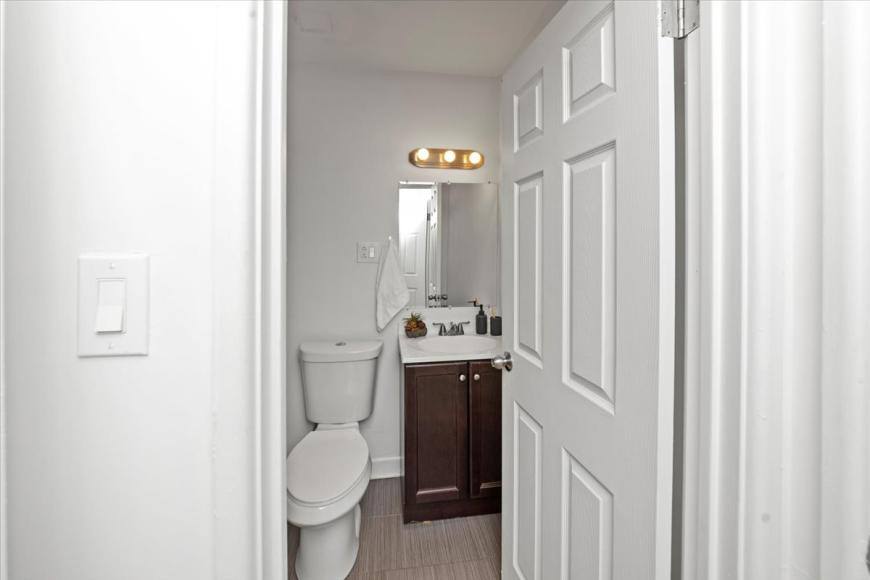 Apartment for rent at 6211 N Kenmore, Chicago, IL 60660