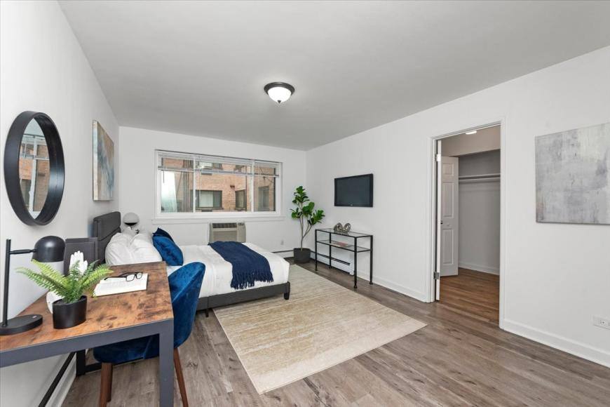 Apartment for rent at 6211 N Kenmore, Chicago, IL 60660