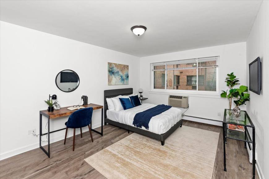 Apartment for rent at 6211 N Kenmore, Chicago, IL 60660