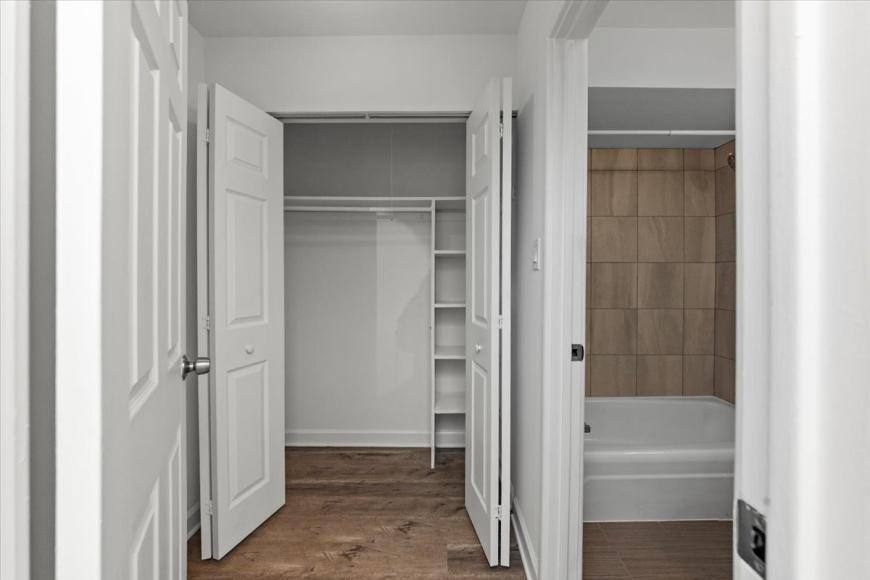 Apartment for rent at 6211 N Kenmore, Chicago, IL 60660