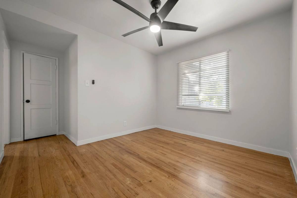 Apartment for rent at 4026-4050 W Blvd, Los Angeles, CA 90008
