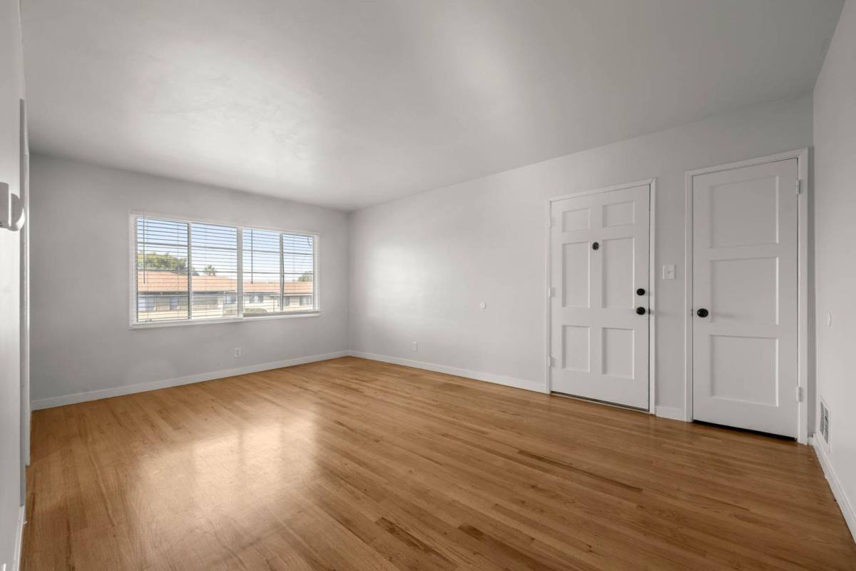 Apartment for rent at 4026-4050 W Blvd, Los Angeles, CA 90008