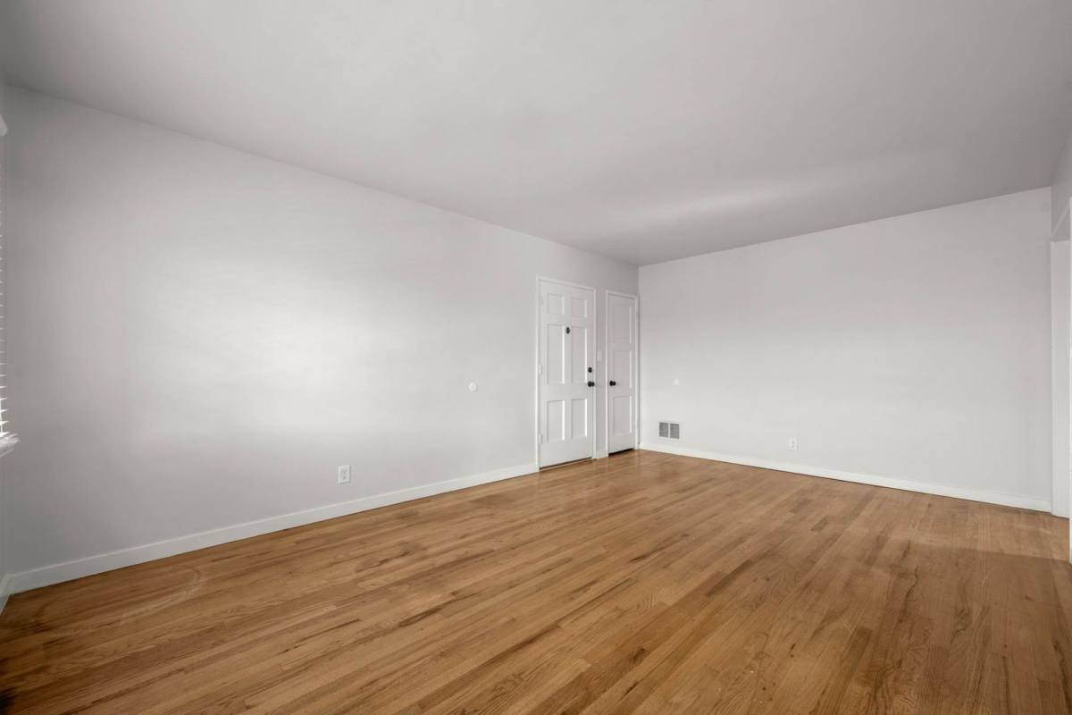 Apartment for rent at 4026-4050 W Blvd, Los Angeles, CA 90008