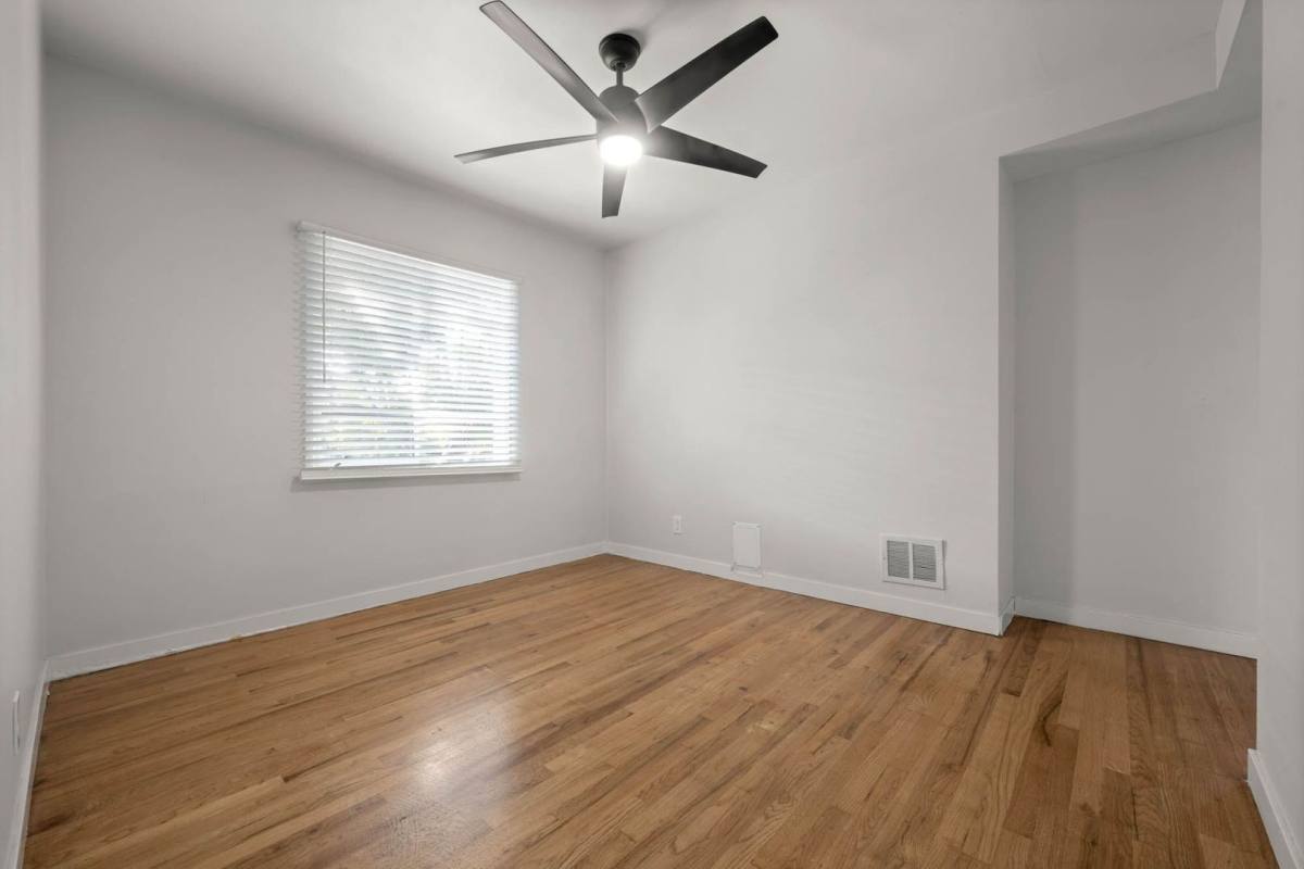 Apartment for rent at 4026-4050 W Blvd, Los Angeles, CA 90008