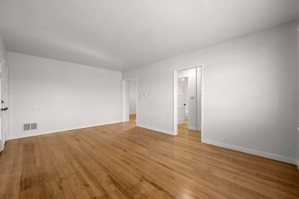 Apartment for rent at 4026-4050 W Blvd, Los Angeles, CA 90008