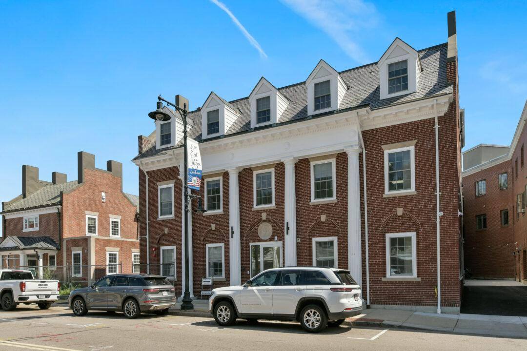 Apartment for rent at 402-410 Washington St, Dedham, MA 02026