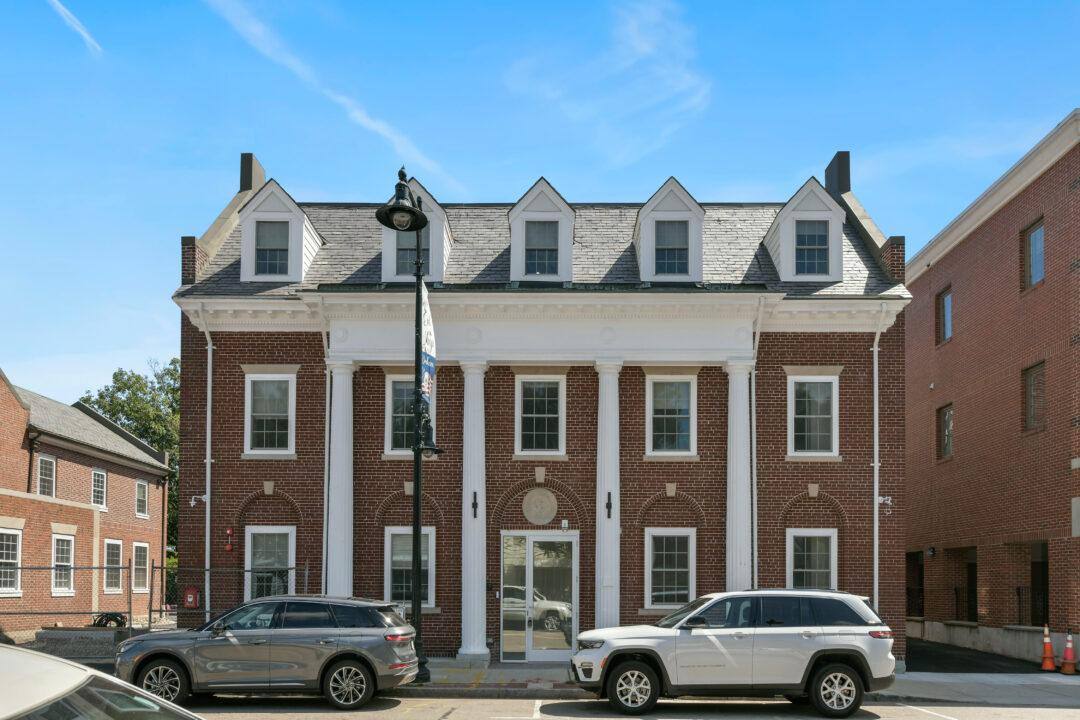 Apartment for rent at 402-410 Washington St, Dedham, MA 02026