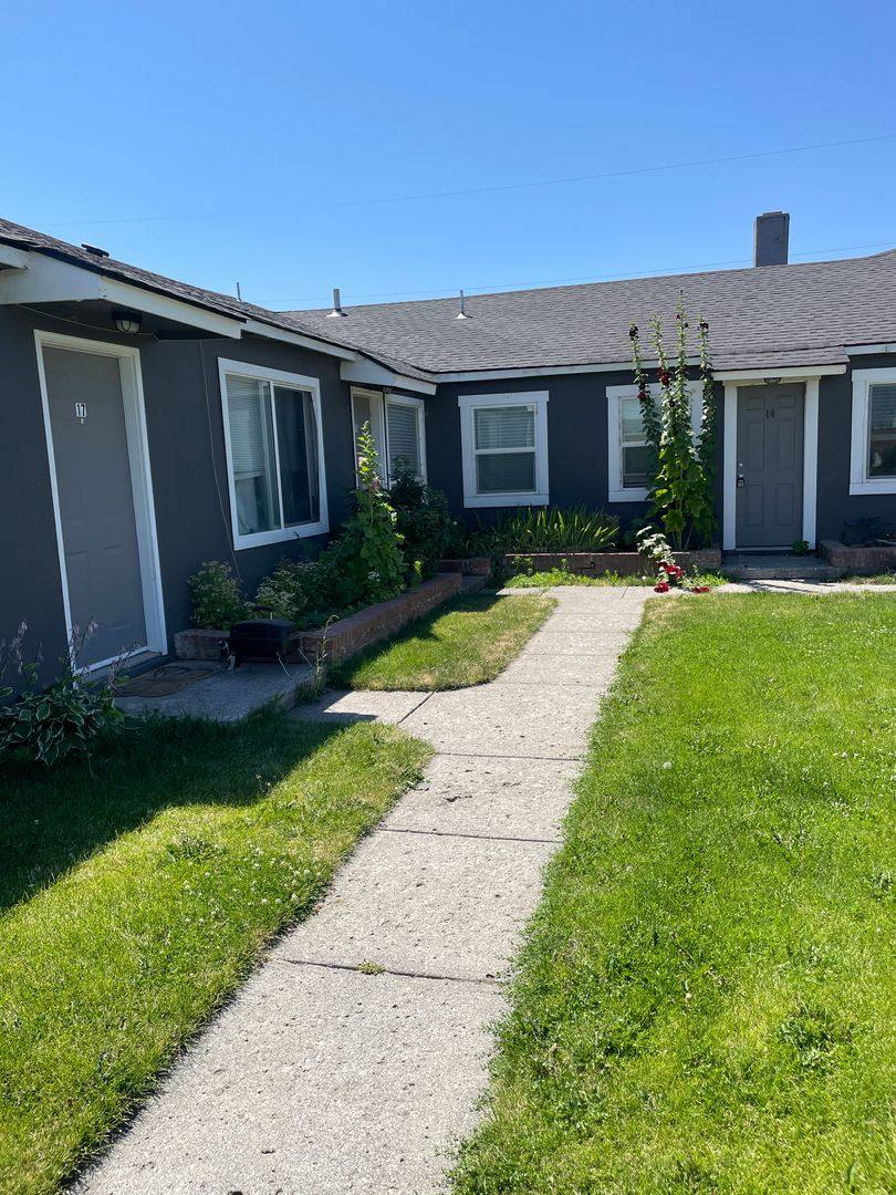 Apartment for rent at 207 & 223 N Hemlock St, Soap Lake, WA 98851