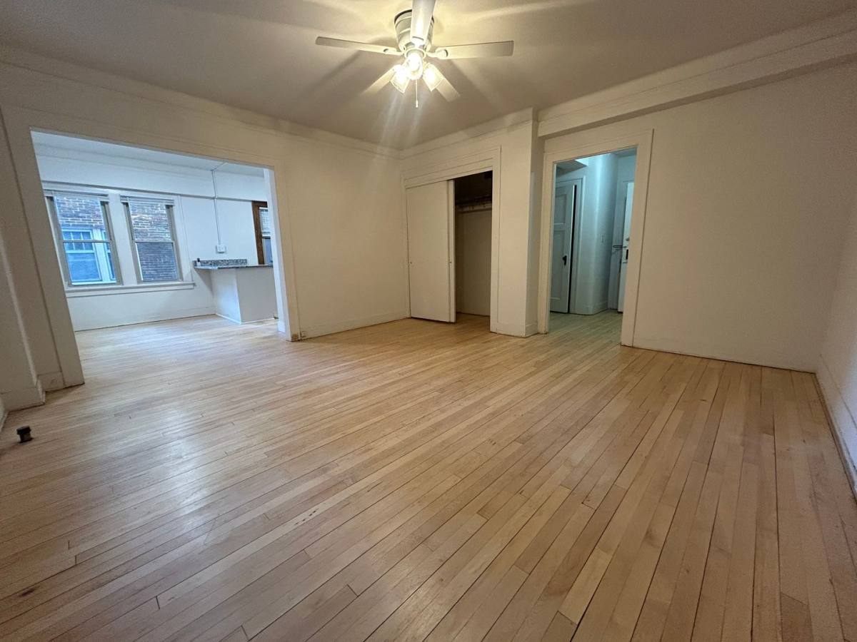 Apartment for rent at 913 E Kilbourn Ave, Milwaukee, WI 53202