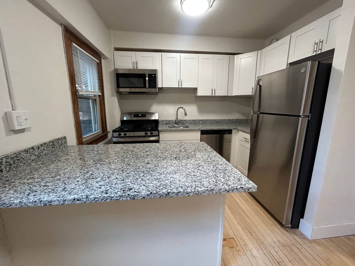 Apartment for rent at 913 E Kilbourn Ave, Milwaukee, WI 53202