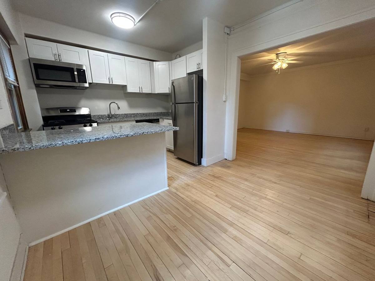 Apartment for rent at 913 E Kilbourn Ave, Milwaukee, WI 53202