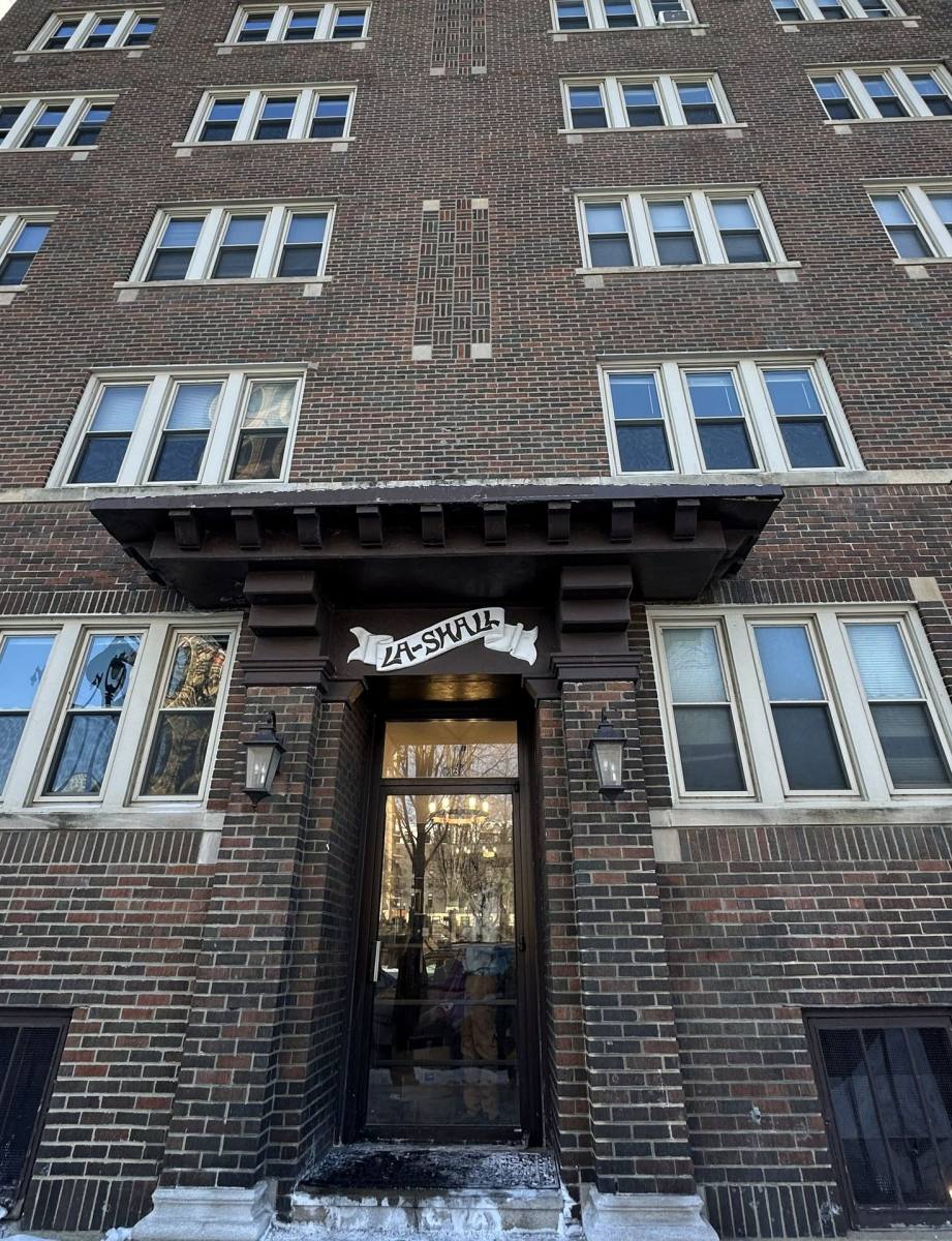 Apartment for rent at 913 E Kilbourn Ave, Milwaukee, WI 53202