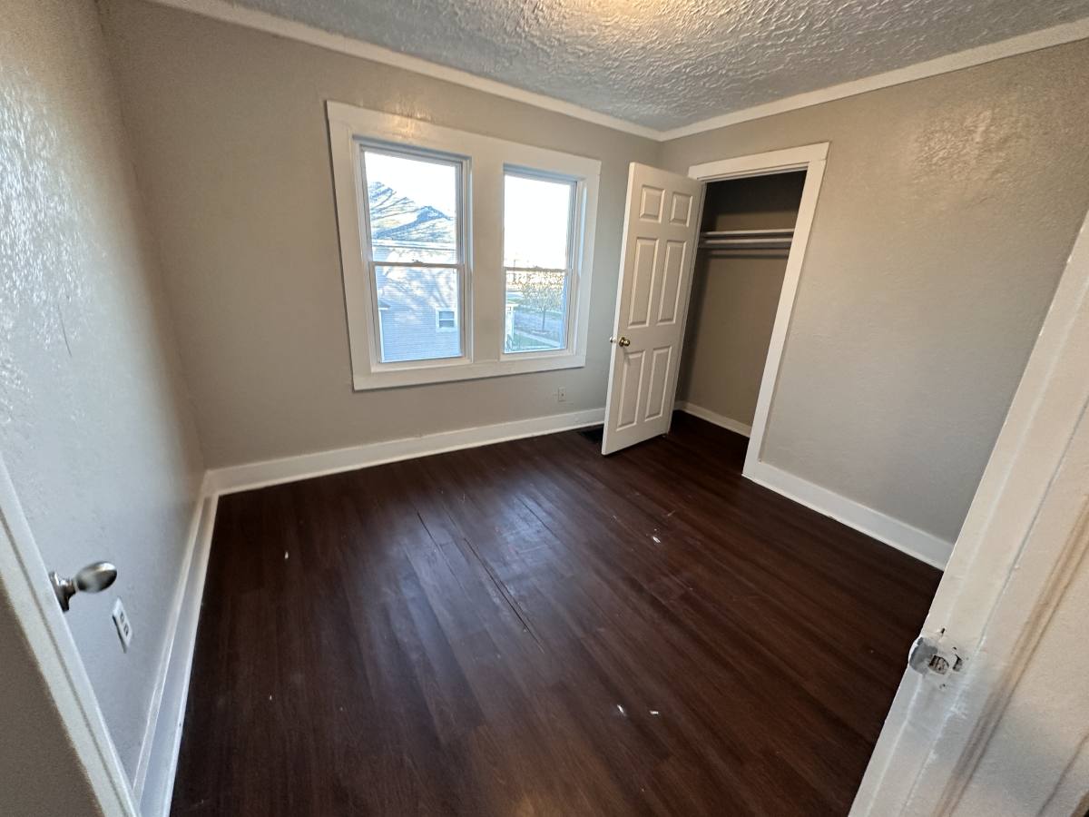 Townhouse for rent at 110 N Grant Ave, Indianapolis, IN 46201