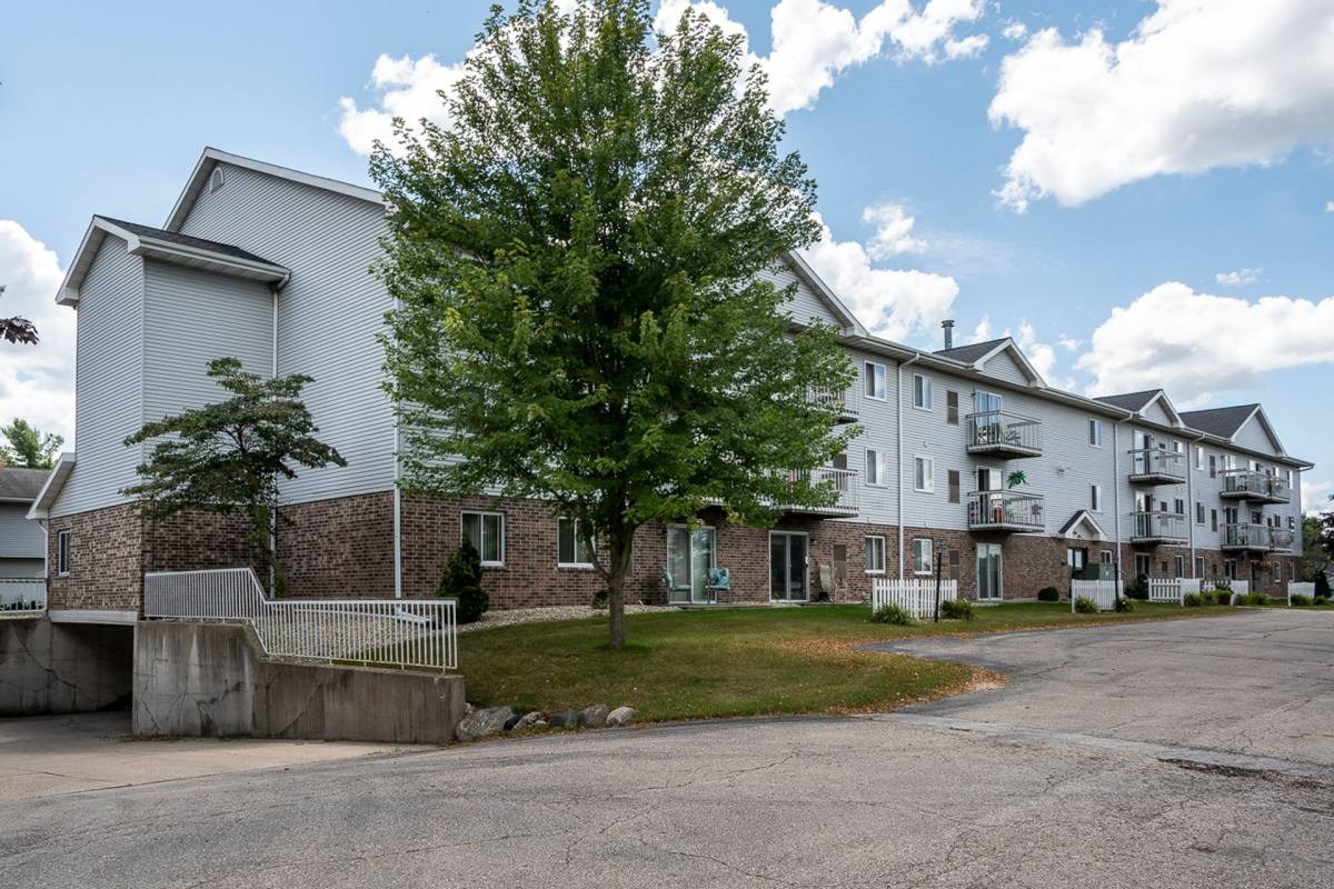 Apartment for rent at 802 W Main St, Waunakee, WI 53597
