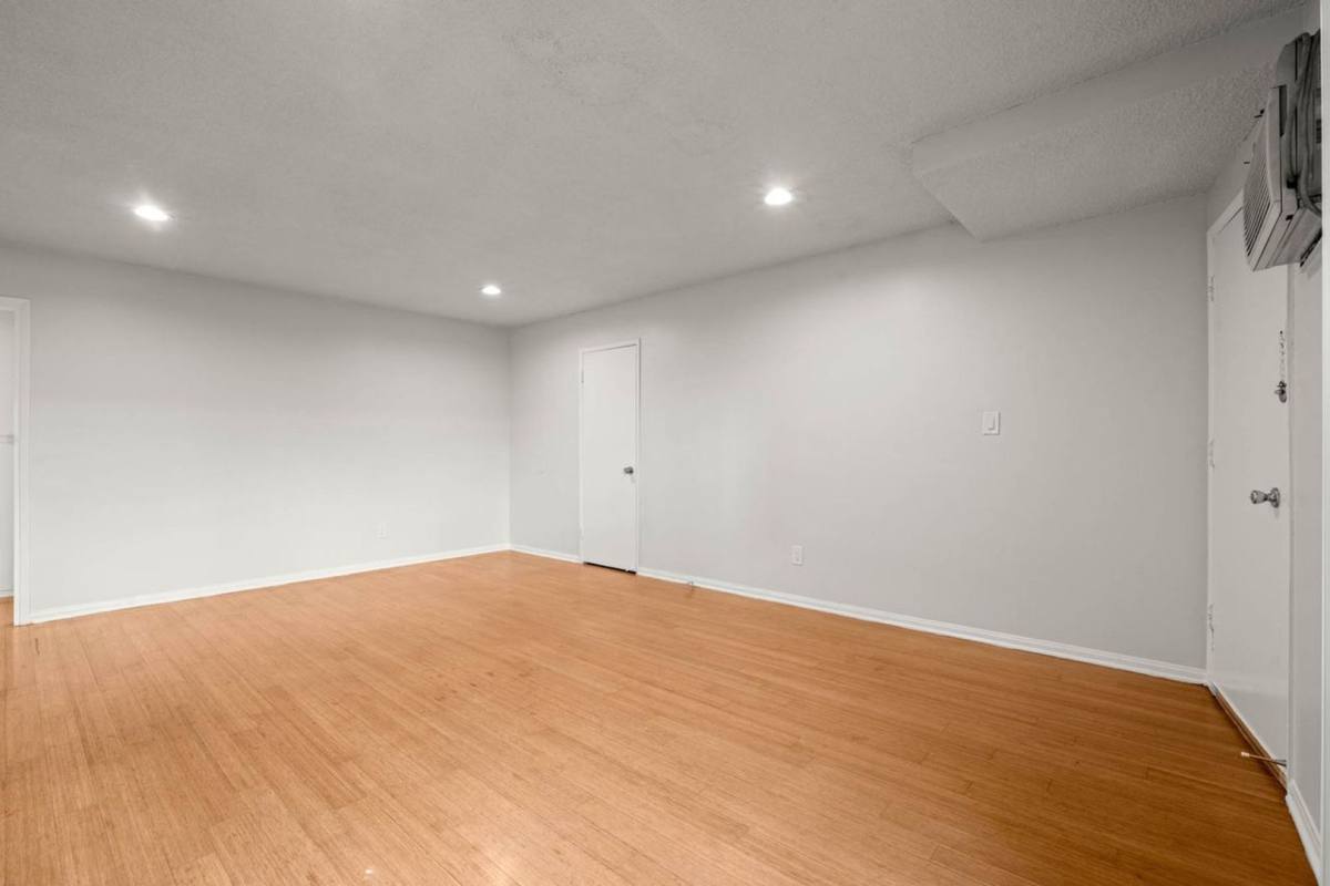 Apartment for rent at 607 N Flores St, Los Angeles, CA 90048