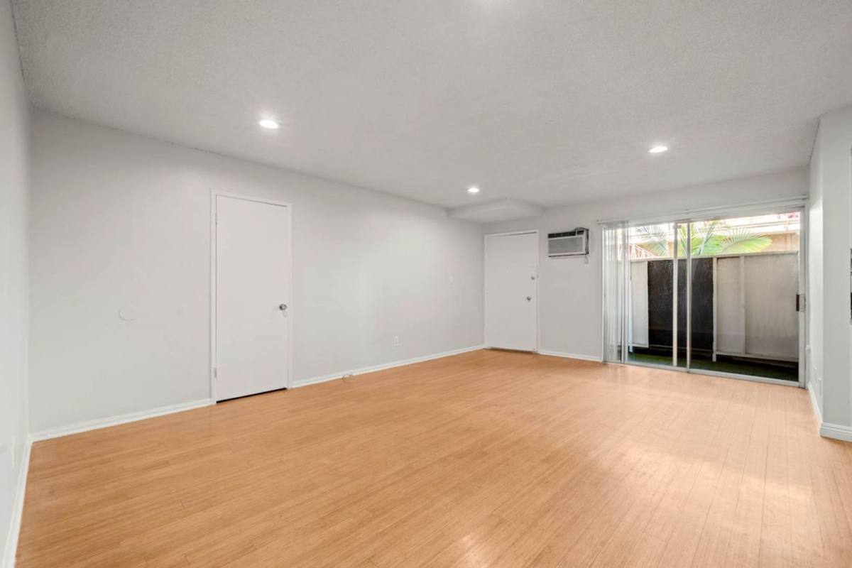Apartment for rent at 607 N Flores St, Los Angeles, CA 90048