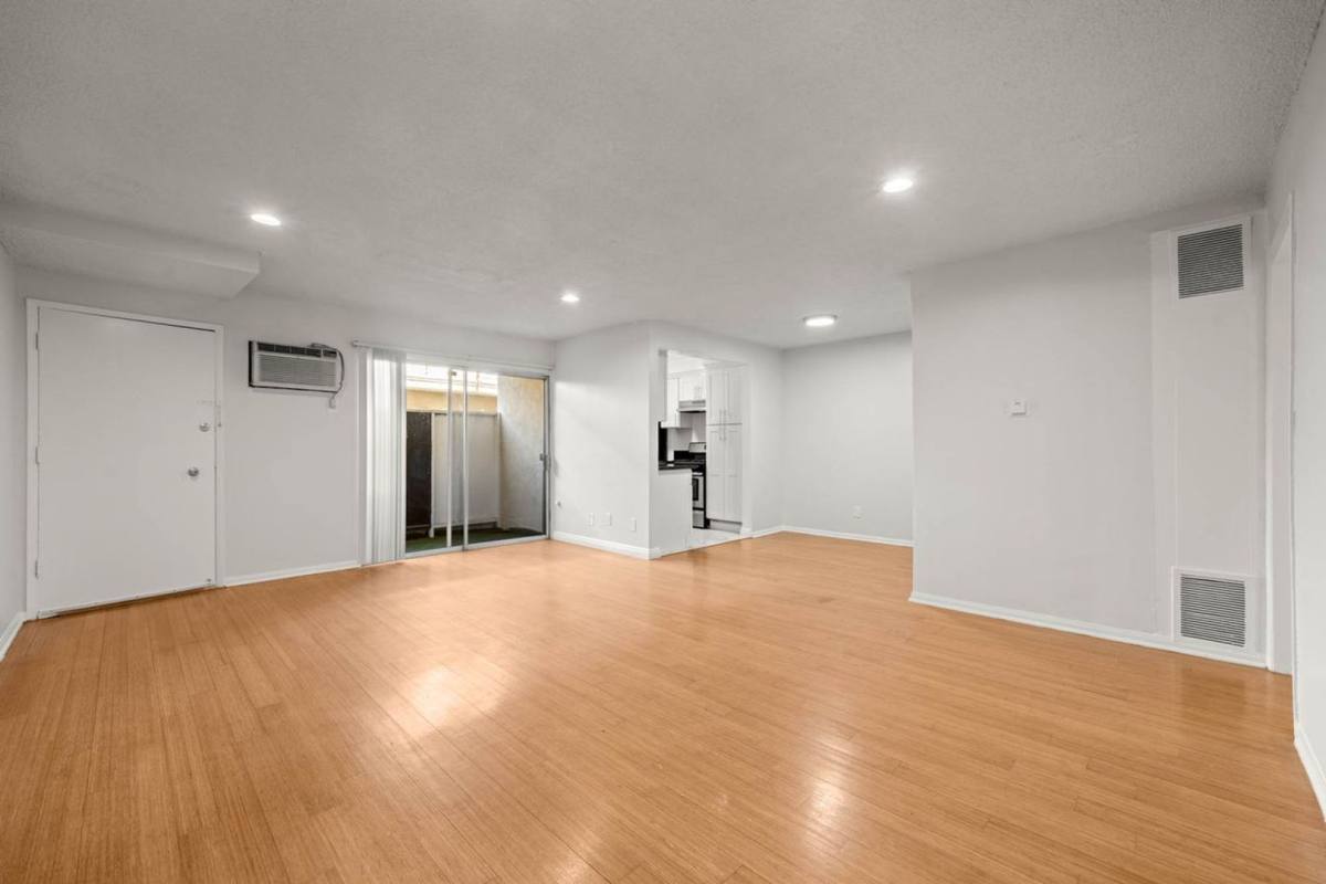 Apartment for rent at 607 N Flores St, Los Angeles, CA 90048