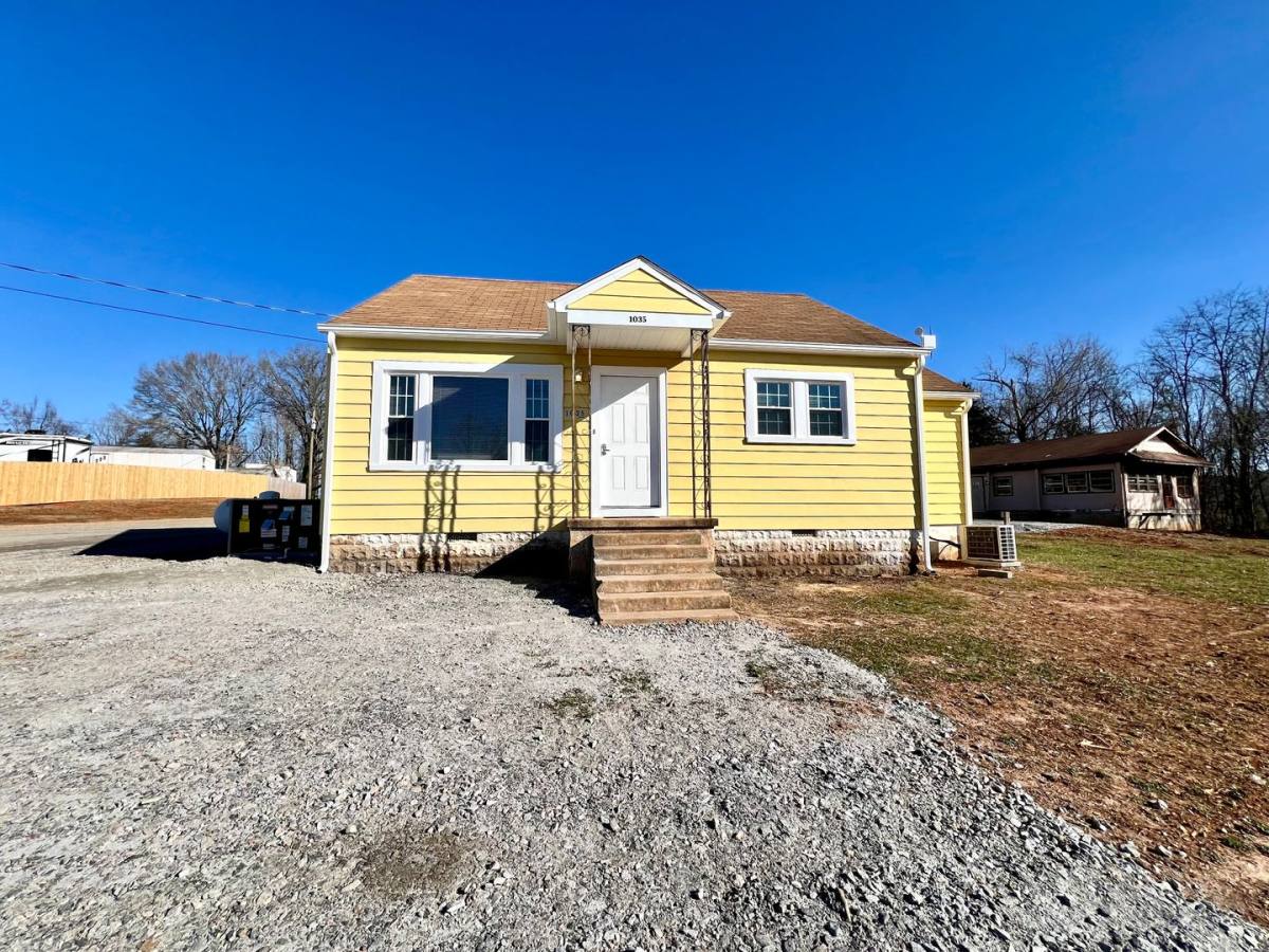 House for rent at 1035 Roark St, Chase City, VA 23924