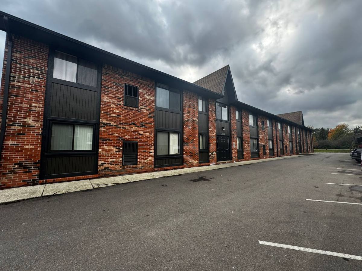 Apartment for rent at 23210 Middlebelt Rd, Farmington, MI 48336