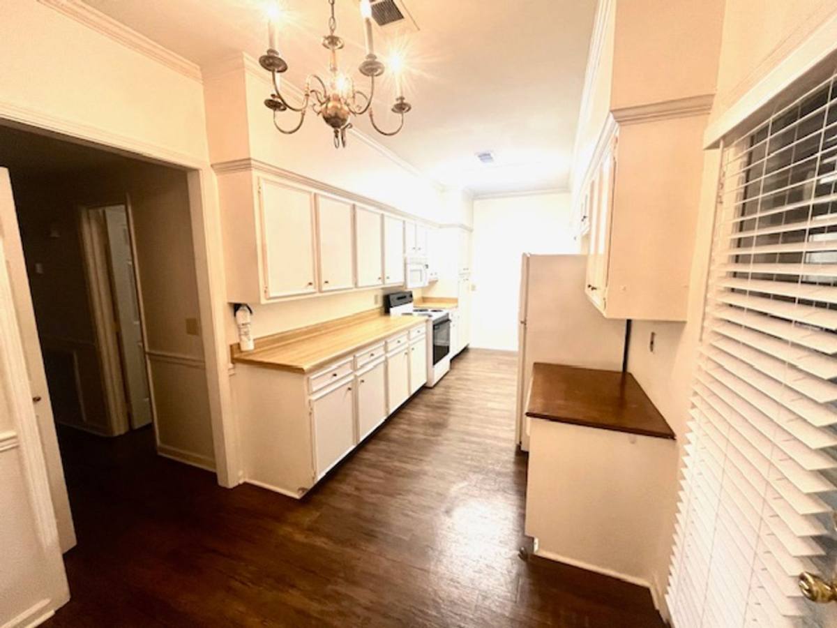 Apartment for rent at 1127 Quinn St, Jackson, MS 39202