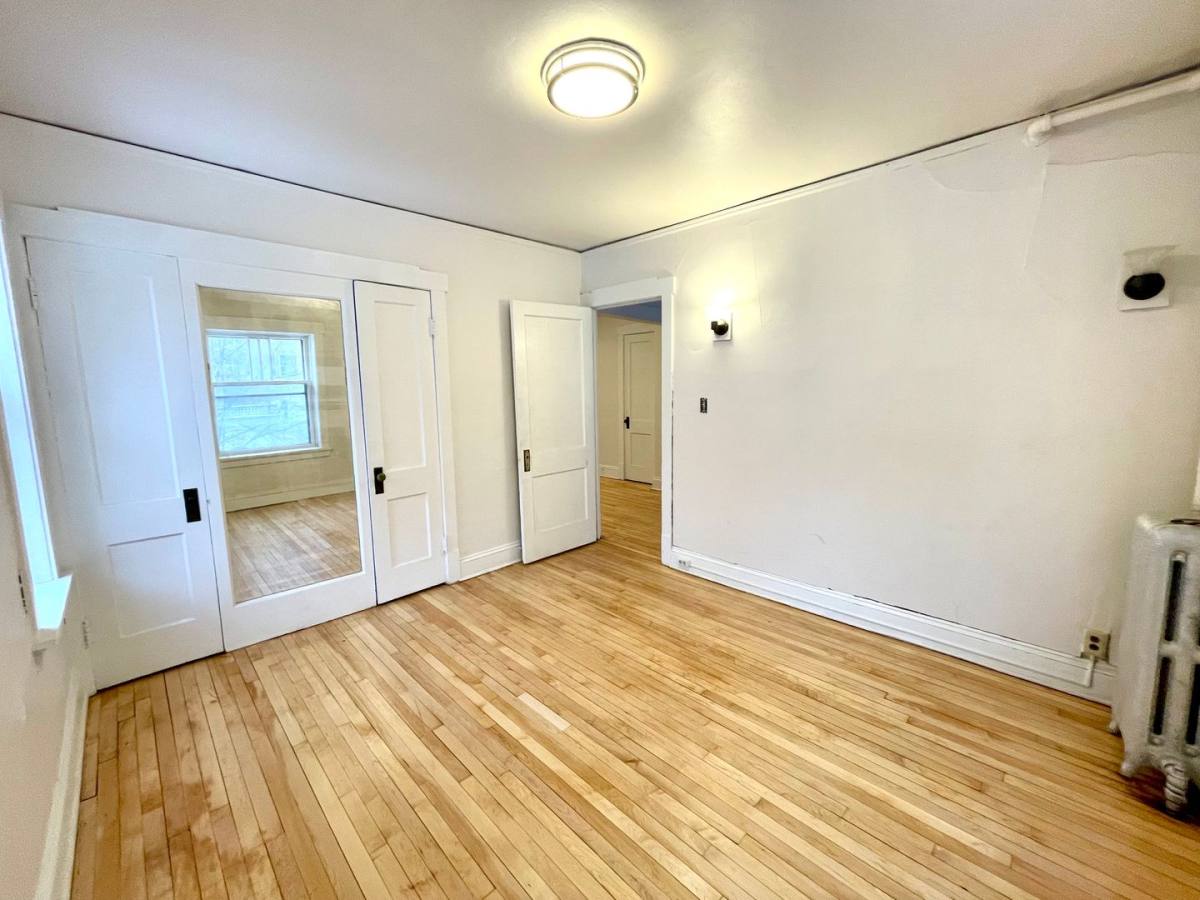 Apartment for rent at 913 E Juneau Ave, Milwaukee, WI 53202