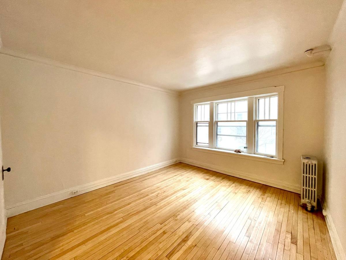 Apartment for rent at 913 E Juneau Ave, Milwaukee, WI 53202