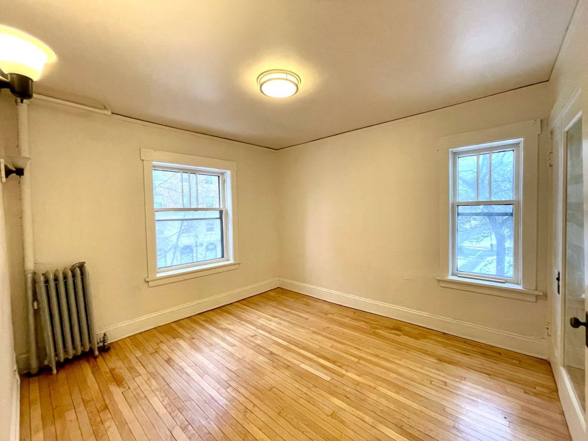 Apartment for rent at 913 E Juneau Ave, Milwaukee, WI 53202