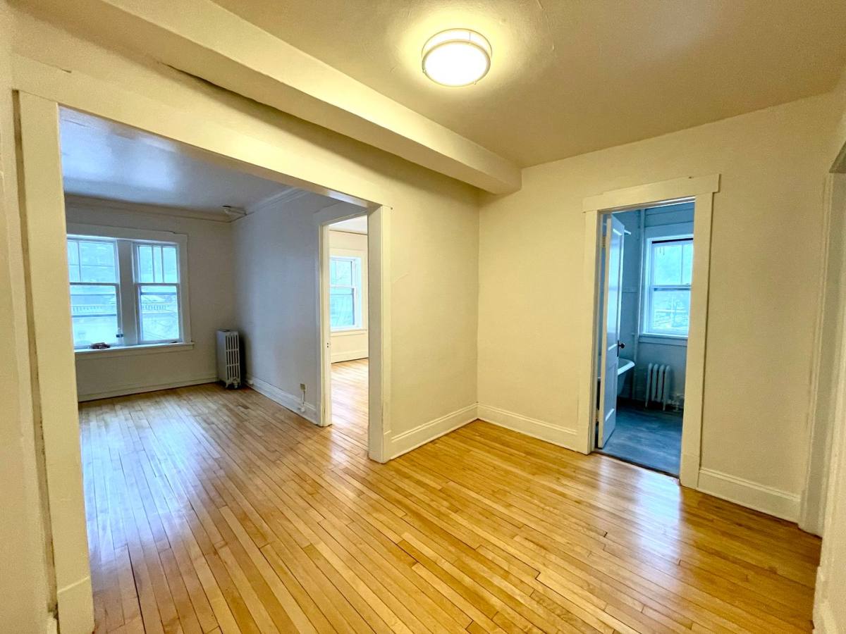 Apartment for rent at 913 E Juneau Ave, Milwaukee, WI 53202