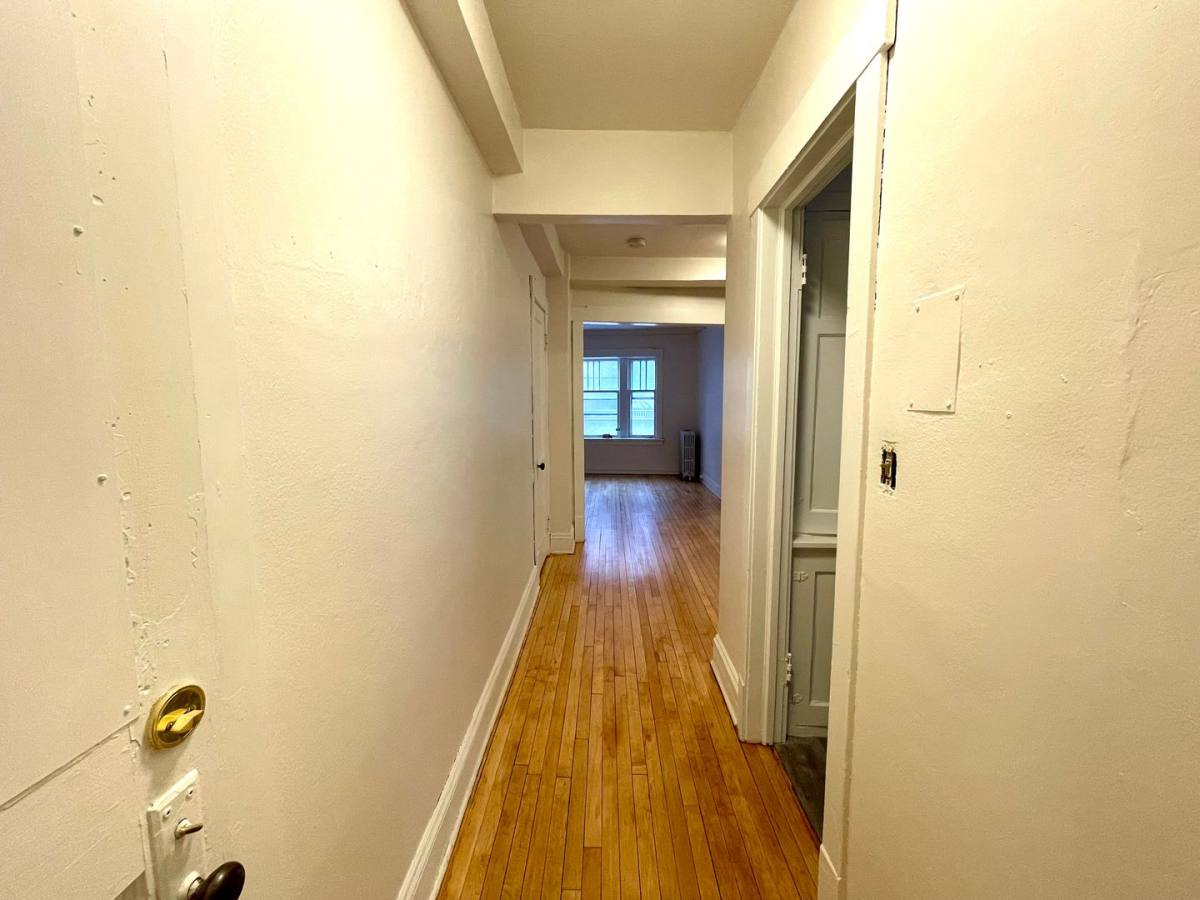 Apartment for rent at 913 E Juneau Ave, Milwaukee, WI 53202