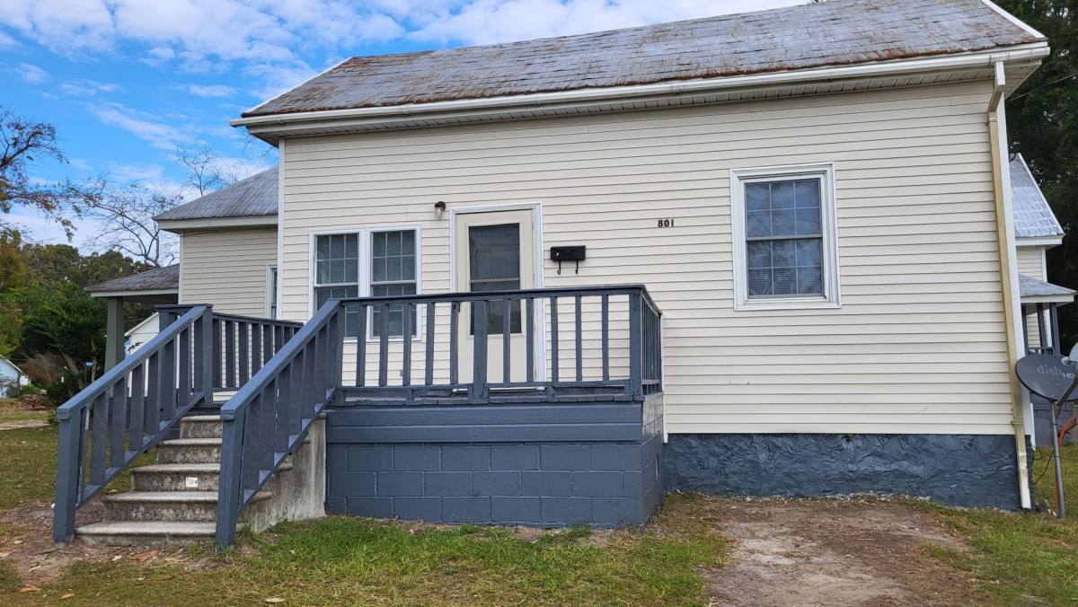 Apartment for rent at 801 E 6th St, Lumberton, NC 28358