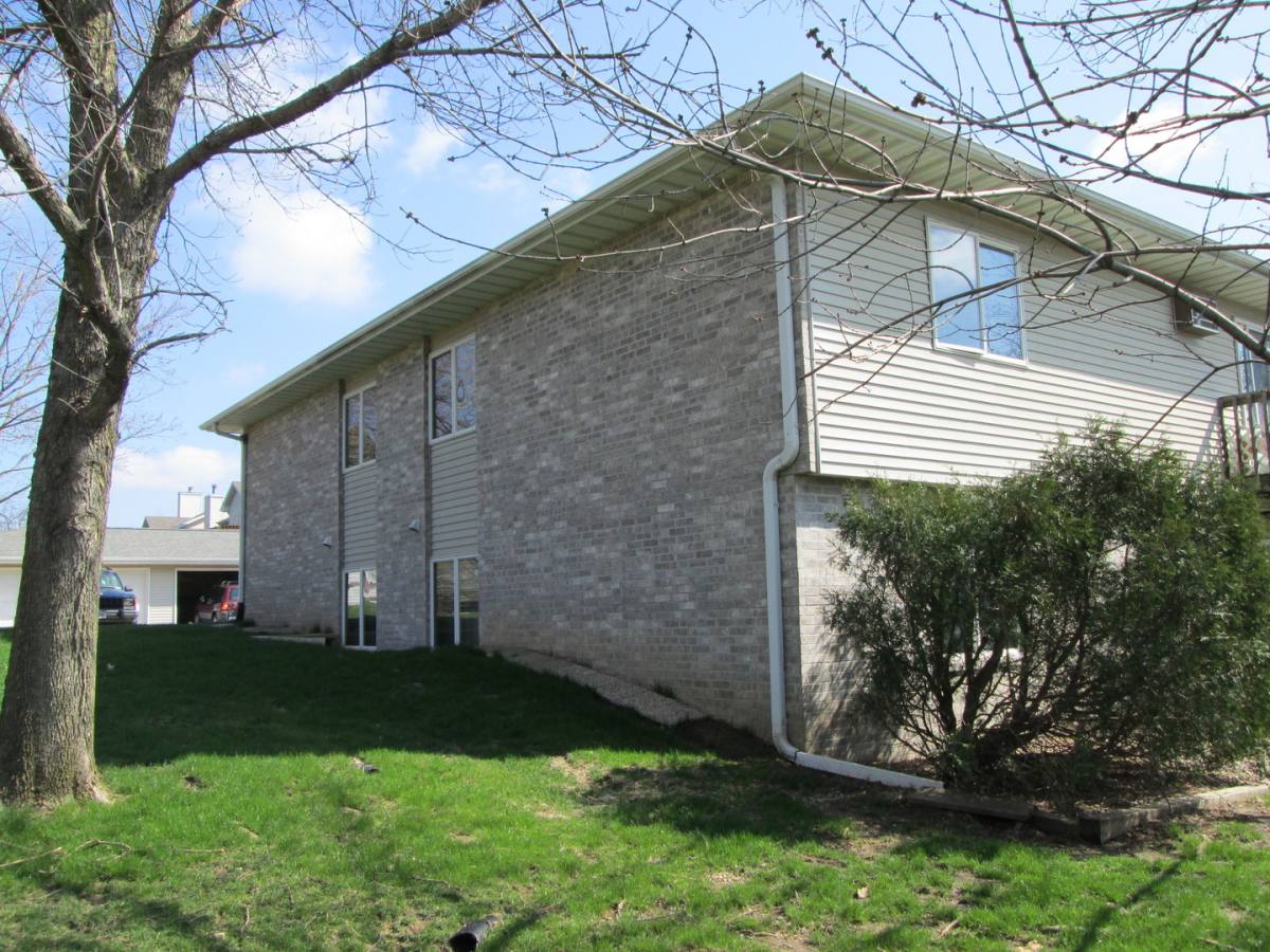 Apartment for rent at 3430 E Court St, Iowa City, IA 52245