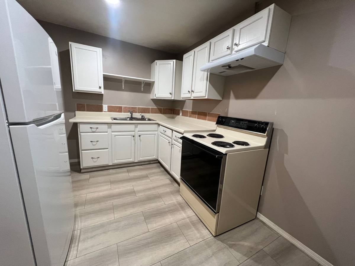 Apartment for rent at 2323 S Business Highway 65, Hollister, MO 65672