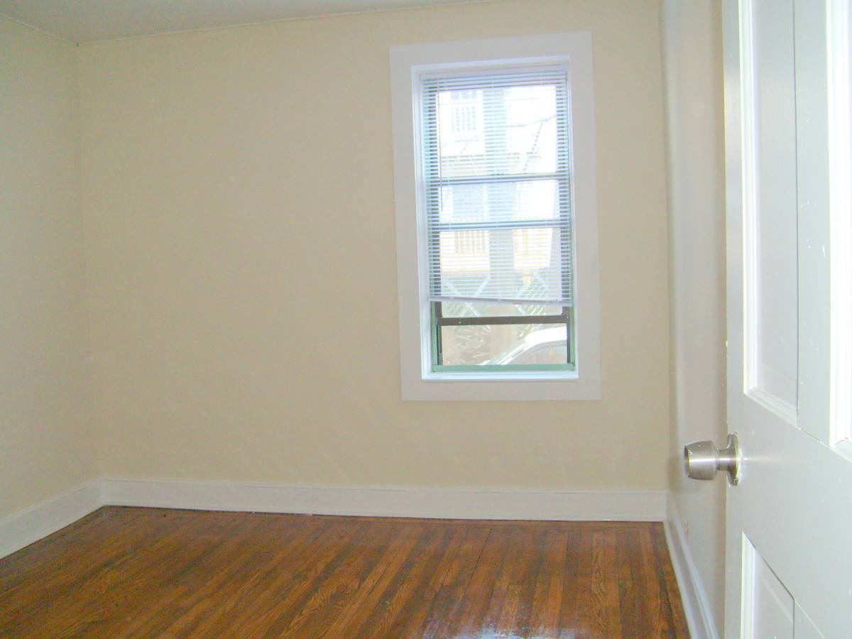 Apartment for rent at 1464 Lexington Place Aka 1033-39 N Broad St, Elizabeth, NJ 07208