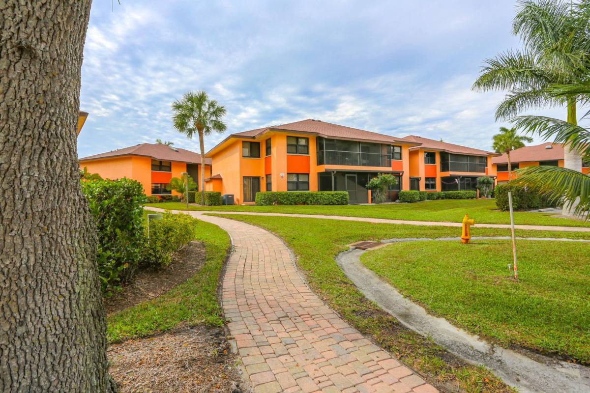 Condo for rent at 1522 Mainsail Dr, Naples, FL 34114