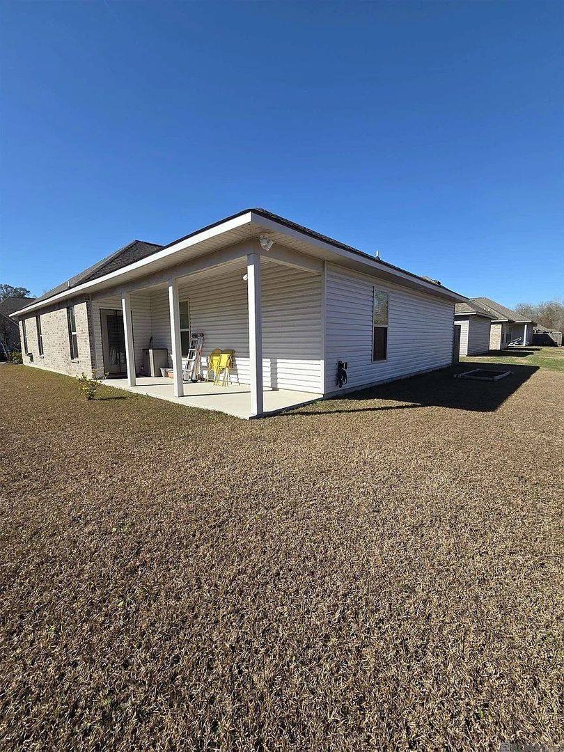 House for rent at 7211 Kenilworth Crossing Ave, Baton Rouge, LA 70820