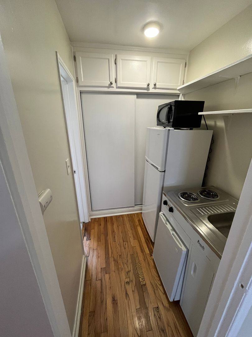 Apartment for rent at 478 Landfair Ave, Los Angeles, CA 90024