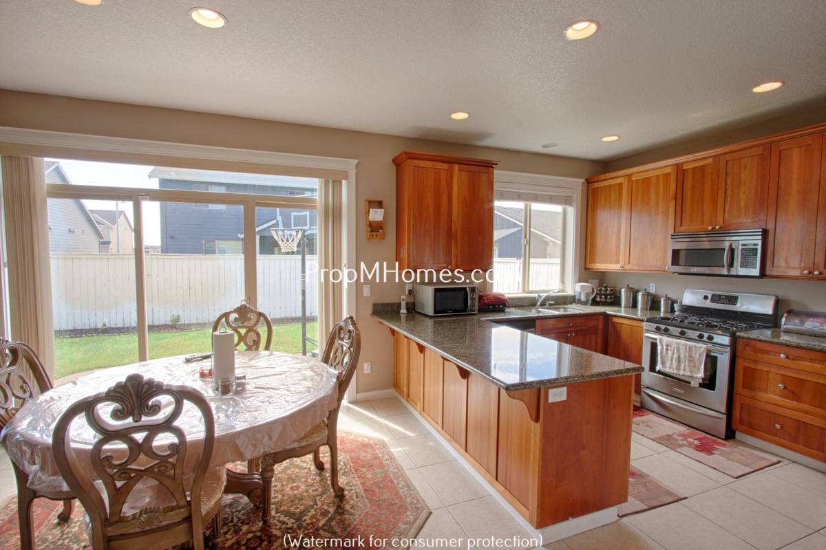 House for rent at 682 June Dr, Molalla, OR 97038