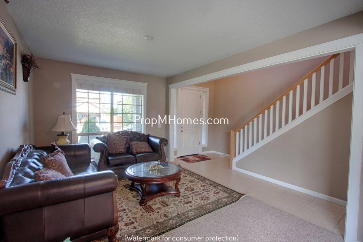 House for rent at 682 June Dr, Molalla, OR 97038