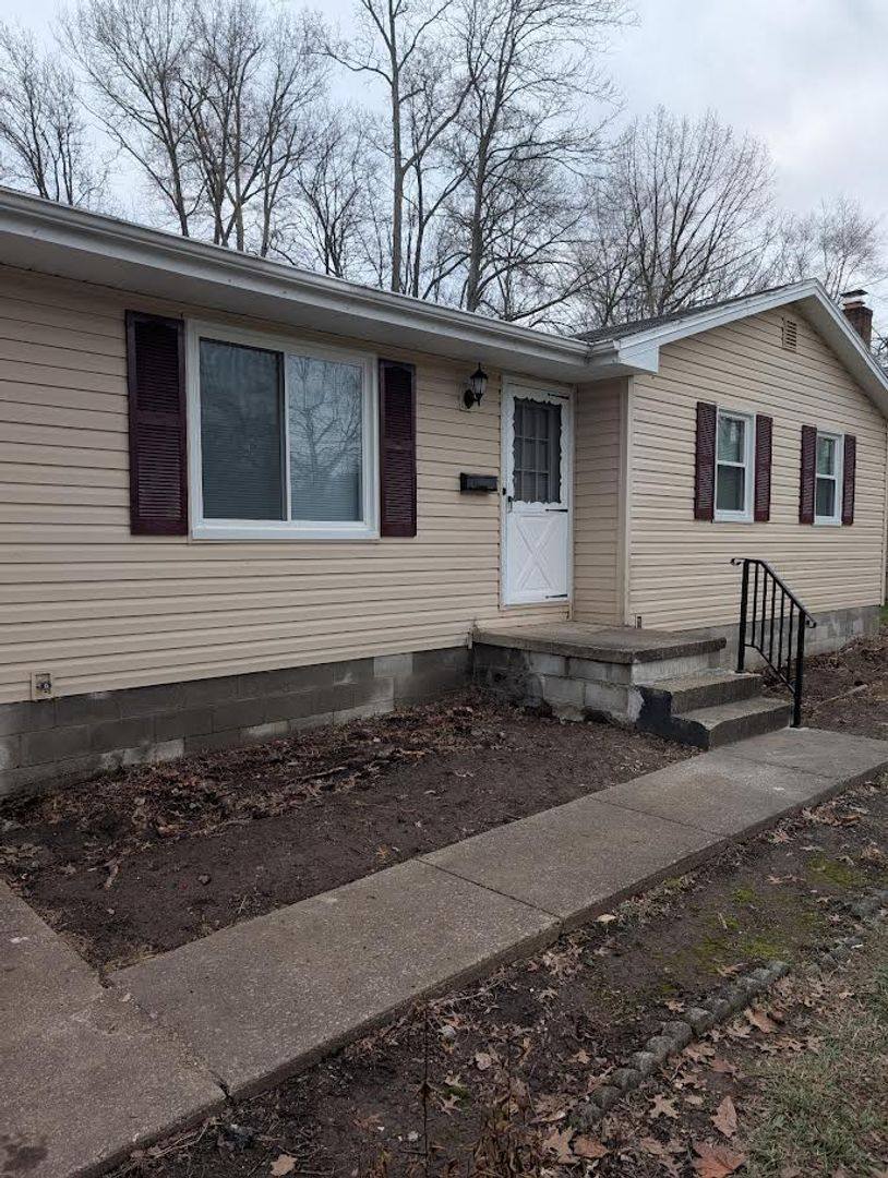 House for rent at 2239 Woodland Trace, Youngstown, OH 44515