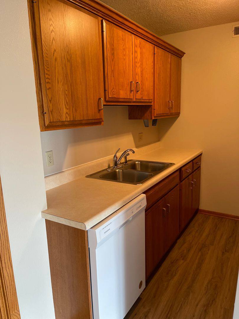 Apartment for rent at 409 E 15th St, Pella, IA 50219