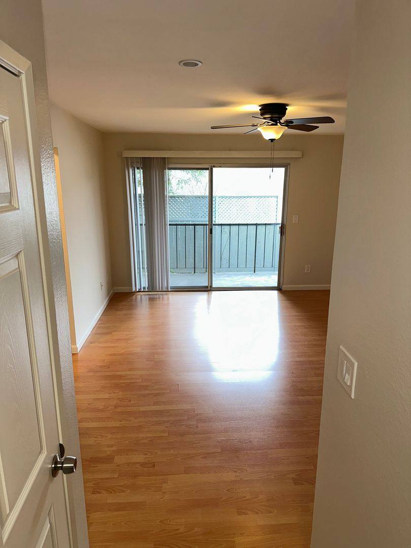 Apartment for rent at 900 Alvarez Ave, Pinole, CA 94564