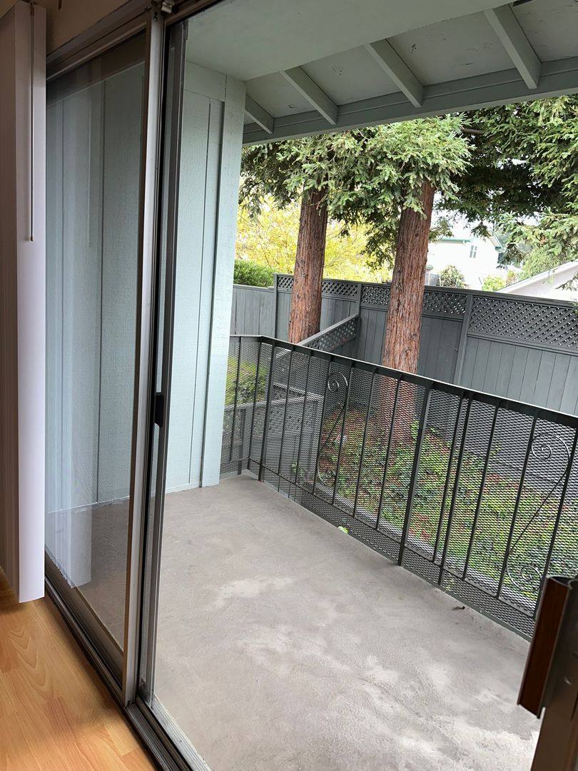 Apartment for rent at 900 Alvarez Ave, Pinole, CA 94564