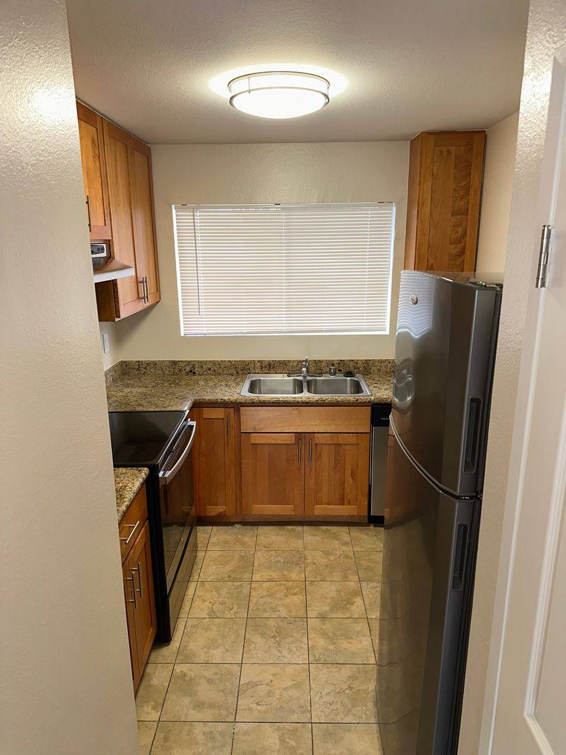 Apartment for rent at 900 Alvarez Ave, Pinole, CA 94564