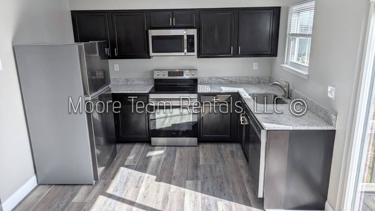 Apartment for rent at 141 Tennis Ranch Rd, Hendersonville, NC 28791