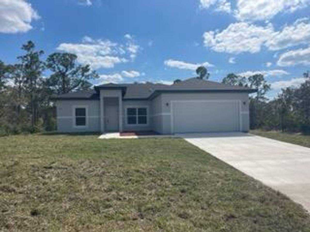 House for rent at 420 Hallmark Ave, Lake Placid, FL 33852