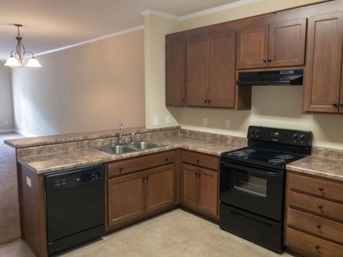 Townhouse for rent at 1915 6th Ave, Tuscaloosa, AL 35401