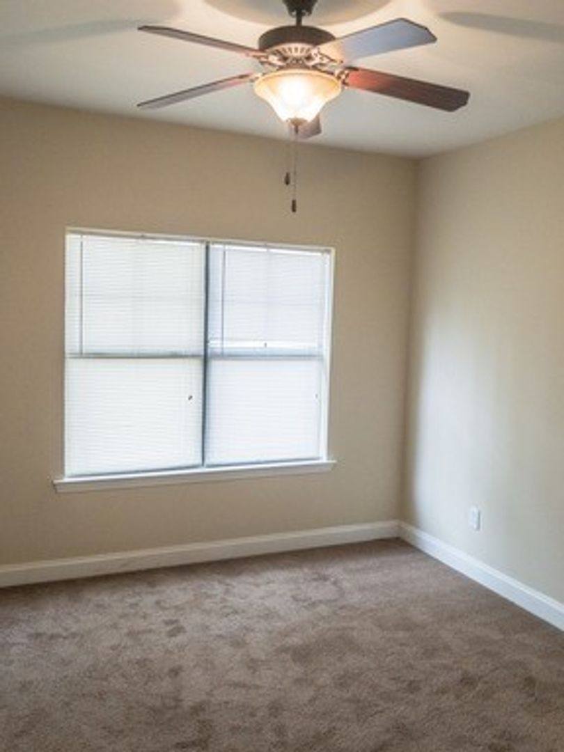 Townhouse for rent at 1915 6th Ave, Tuscaloosa, AL 35401