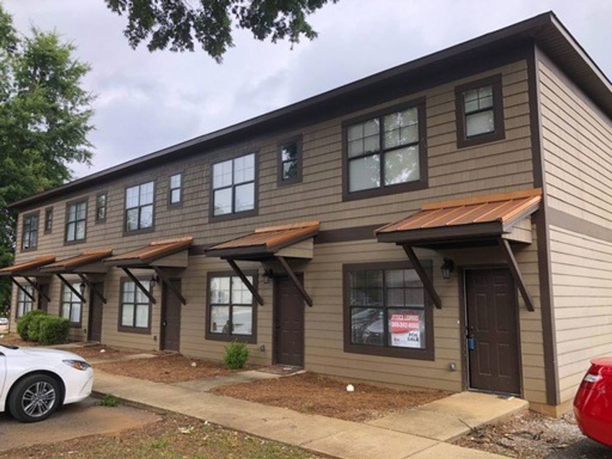 Townhouse for rent at 1915 6th Ave, Tuscaloosa, AL 35401