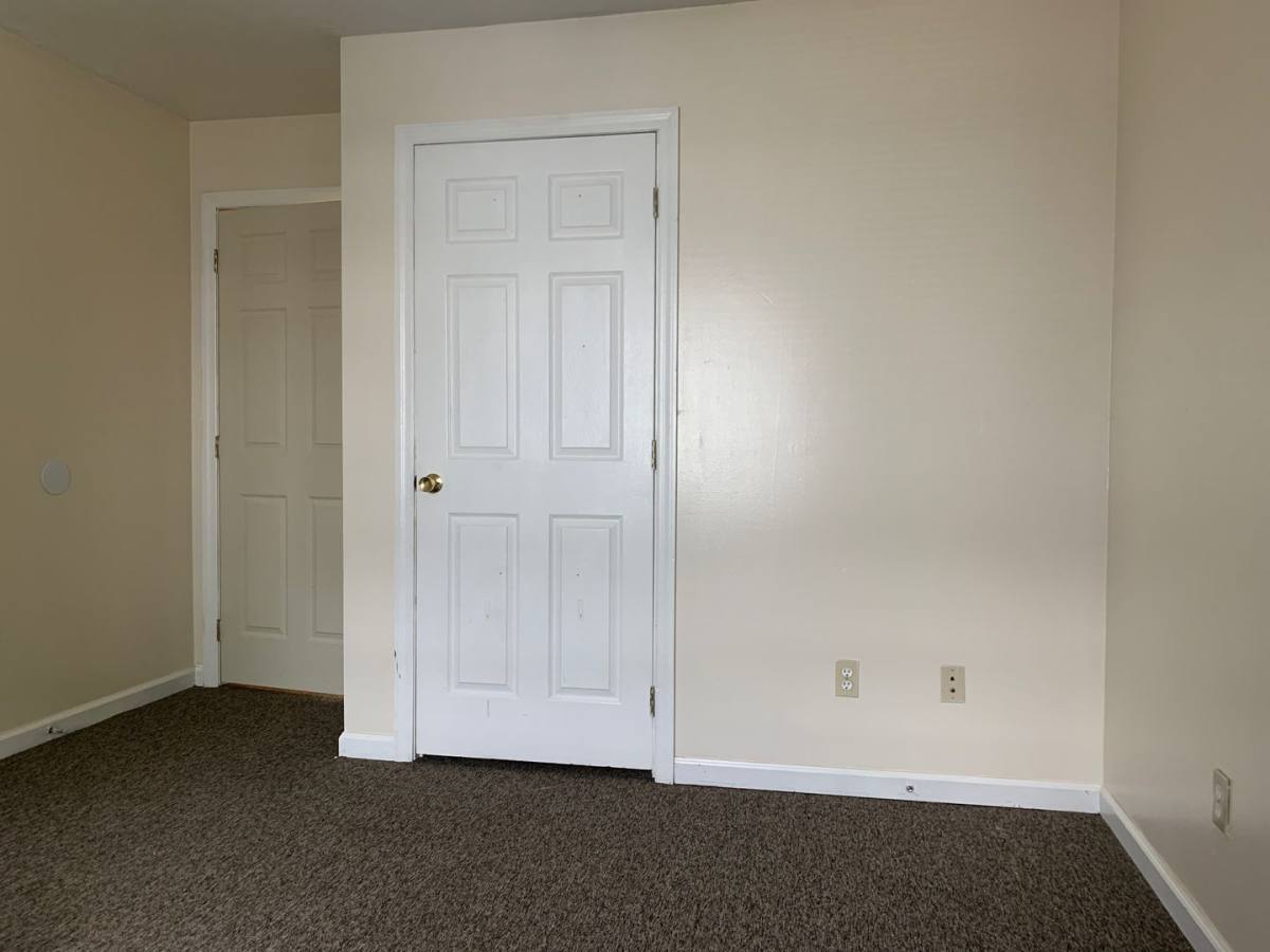 Apartment for rent at 1112 Burns Ave, Morgantown, WV 26505